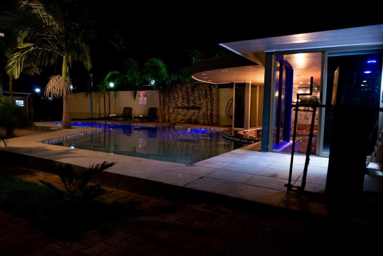 לוסקה Emc Fully Furnished &Serviced Villas 4 Bedroom With Solar Power , Private Pool, Starlink Wifi ,Aircons & Dstv מראה חיצוני תמונה