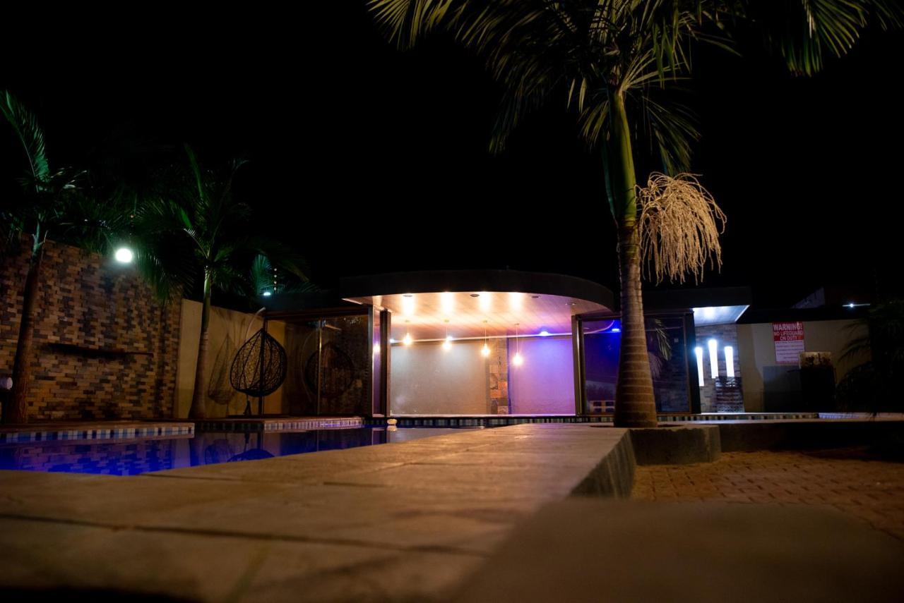 לוסקה Emc Fully Furnished &Serviced Villas 4 Bedroom With Solar Power , Private Pool, Starlink Wifi ,Aircons & Dstv מראה חיצוני תמונה