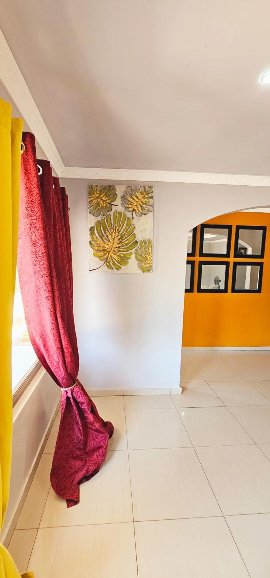 לוסקה Emc Fully Furnished &Serviced Villas 4 Bedroom With Solar Power , Private Pool, Starlink Wifi ,Aircons & Dstv מראה חיצוני תמונה